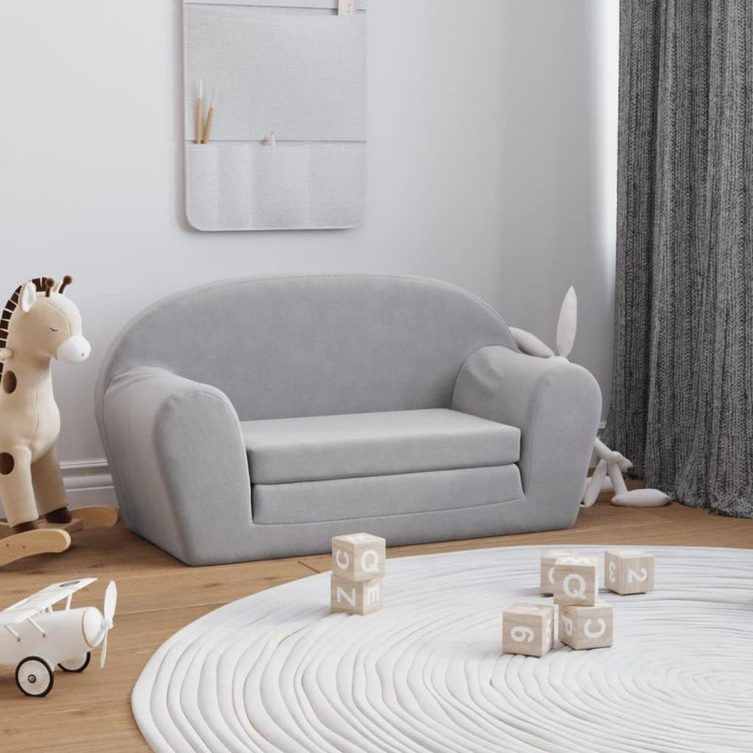 Divano confortevole con braccioli grigio chiaro